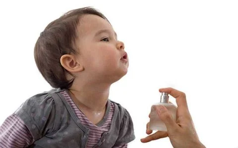 بوی عطر برای نوزاد