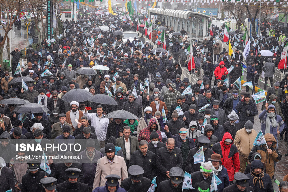 آماده باش ۷۰۰ امدادگر هلال احمر برای همایش پیاده روی منتظران ظهور