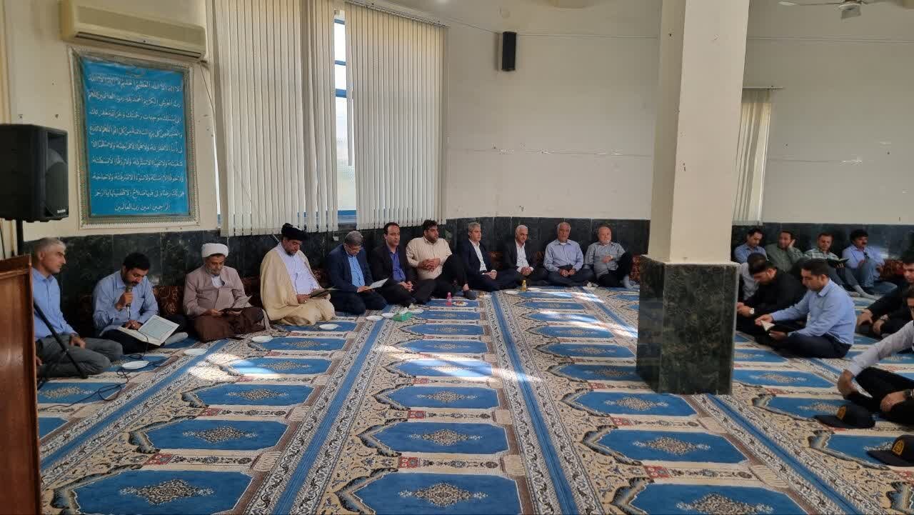 آئین یادبود جان باختگان حادثه بندر شهید رجایی در گناوه برگزار شد