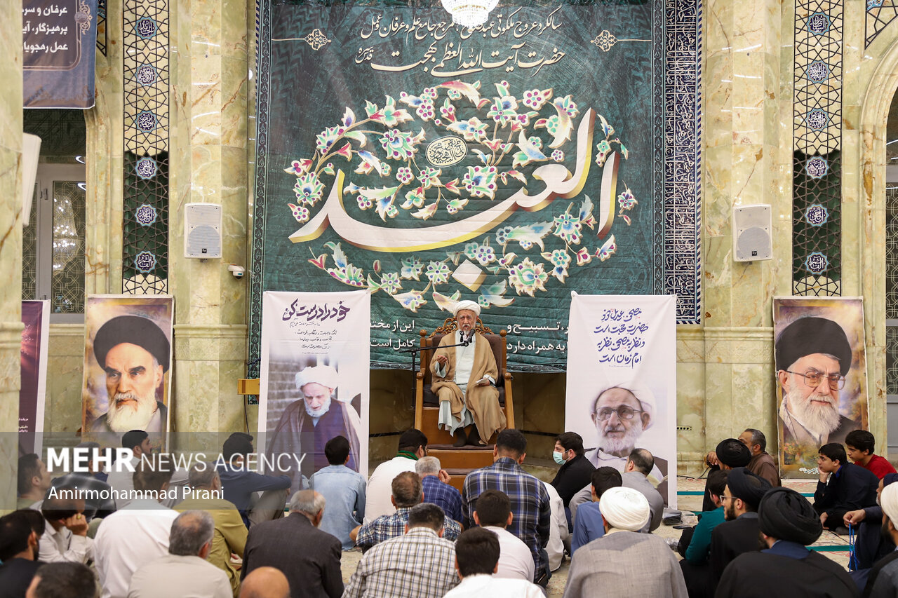 آیت الله بهجت با مجاهدت و تهذیب نفس تجلی بندگی و خلیفه اللهی بود - خبرگزاری رودخان | اخبار ایران و جهان